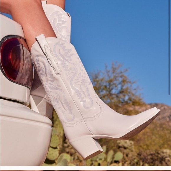 ISO Jeffrey Campbell White Dagget Western Boot - Picture 1 of 1